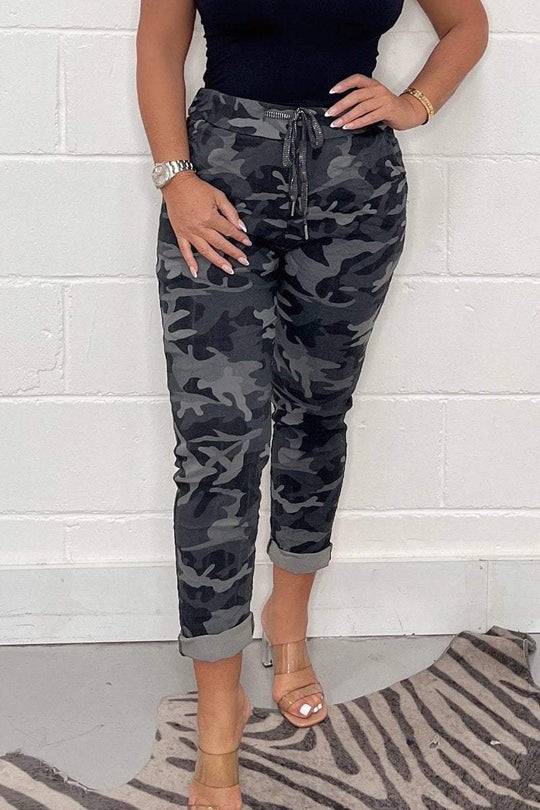 Stylische camouflage damenhose